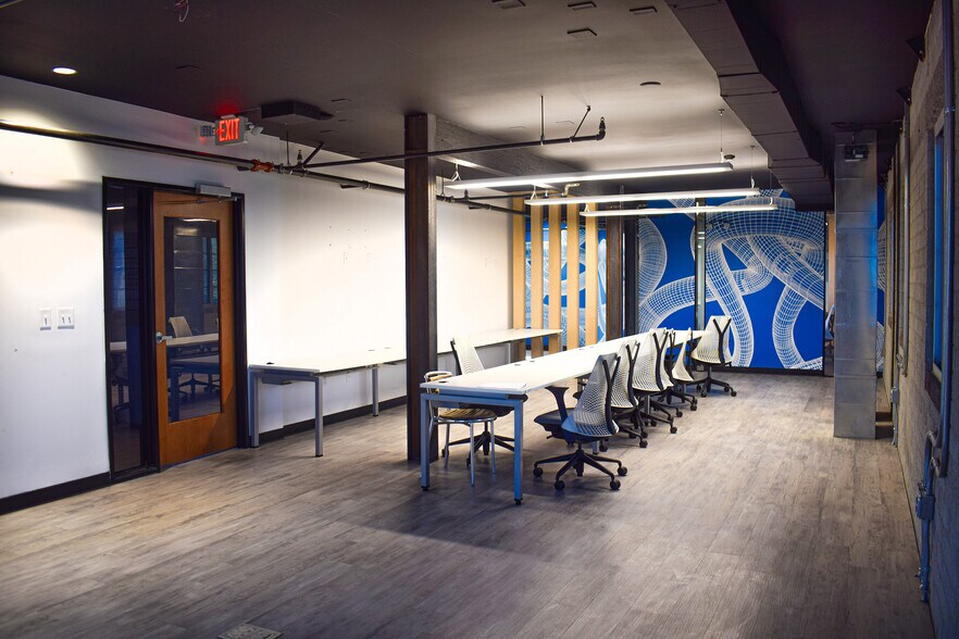 More Photos Of 124 S 6th St, Las Vegas Storefront Retail Office For Lease