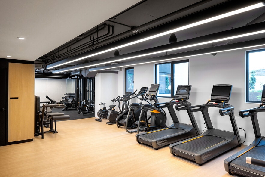 More Photos Of 849 E Washington Ave, Madison Apartments For Lease