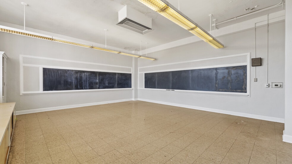 More Photos Of 14905 Oak St, Hosston Schools For Sale