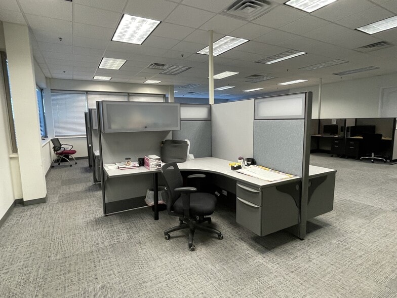 More Photos Of 1365 W Business Park Dr, Orem Office For Lease