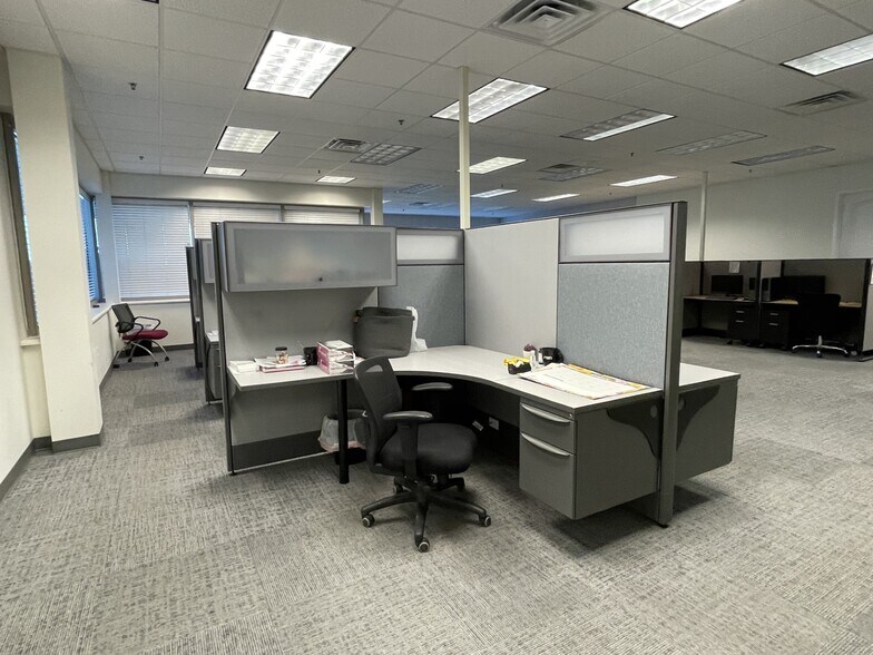 More Photos Of 1365 W Business Park Dr, Orem Office For Lease