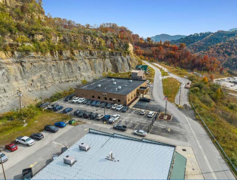 More Photos Of 409 George Kostas Dr, Logan Office For Sale