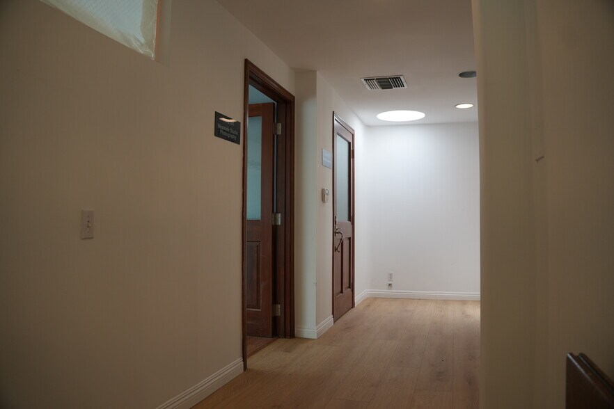 More Photos Of 261 S Robertson Blvd, Beverly Hills Storefront Retail Office For Sale