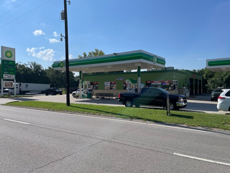 Primary Photo Of 10635 Kaw Dr, Edwardsville Convenience Store For Sale