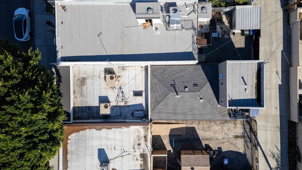 More Photos Of 2114 W Magnolia Blvd, Burbank Storefront For Sale