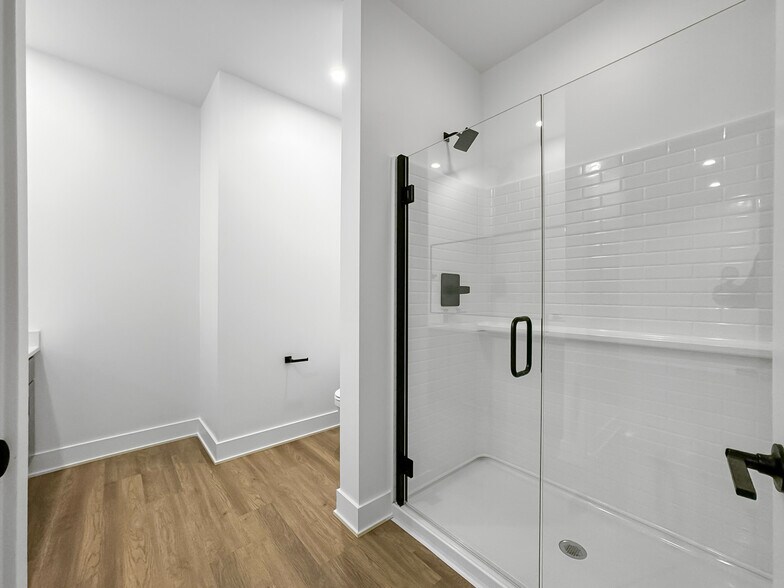 More Photos Of 1200 Keosauqua Way, Des Moines Apartments For Sale