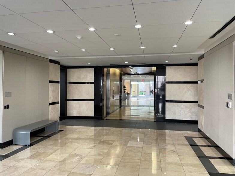 More Photos Of 1900 St James Pl, Houston Office For Lease