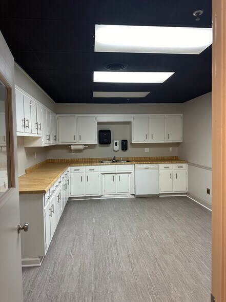 More Photos Of 1 Leggett Rd, Social Circle Warehouse For Lease