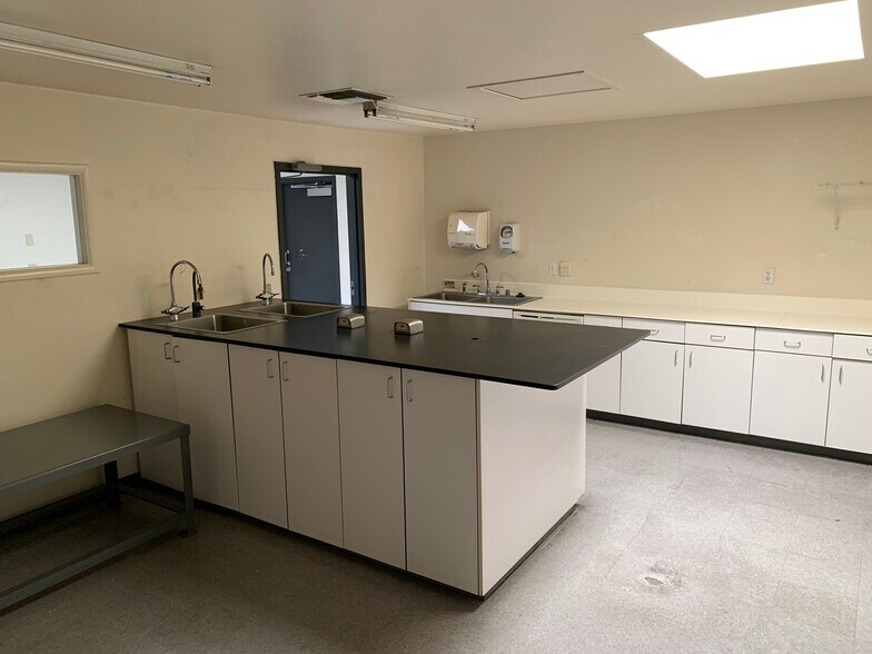 More Photos Of 1641 N 8th St, Colton Food Processing For Lease