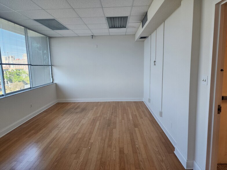 More Photos Of 33 6th St S, Saint Petersburg Loft Creative Space For Lease