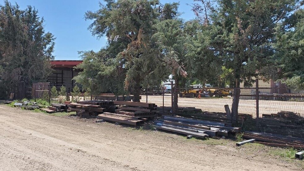 More Photos Of 41614 102nd St E, Palmdale Industrial For Lease