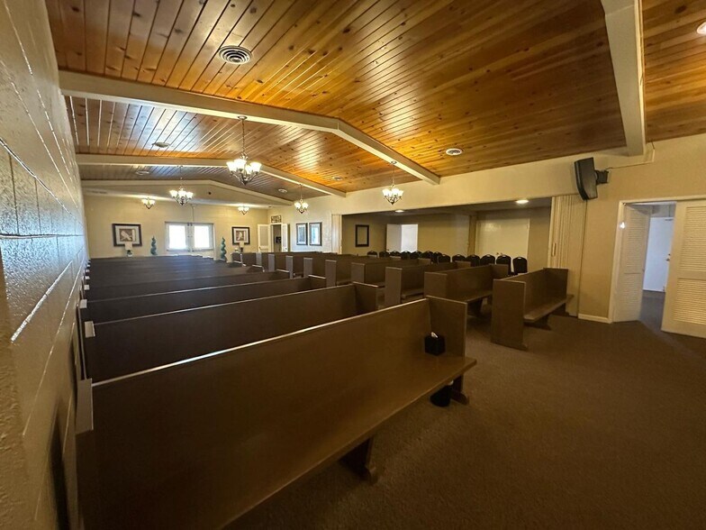 More Photos Of 2561 5th St, Ceres Funeral Home For Sale
