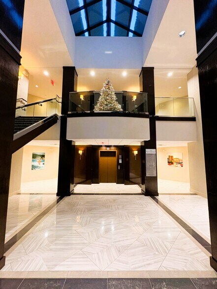 More Photos Of 4910 Brownsboro Rd, Louisville Office For Sale