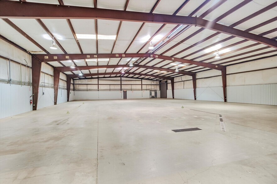More Photos Of 1207 N Fm 3083 Rd, Conroe Distribution For Lease