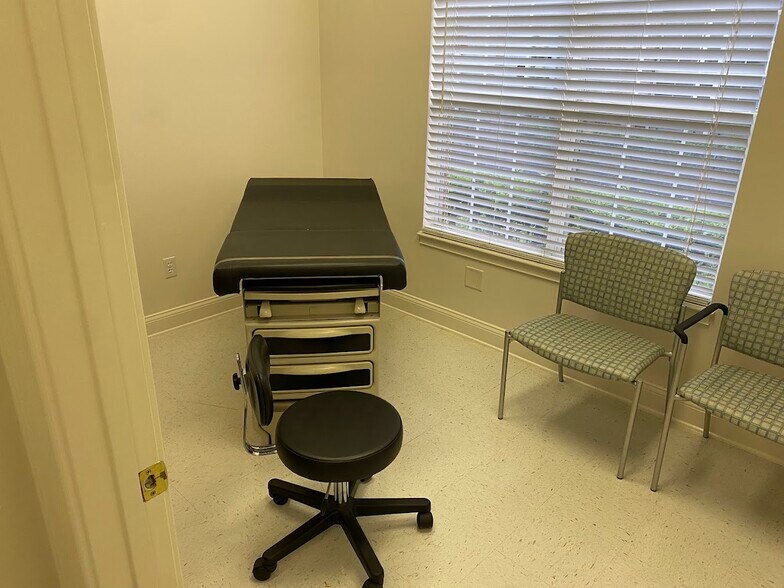 More Photos Of 4745 Sutton Park Ct, Jacksonville Office For Sale