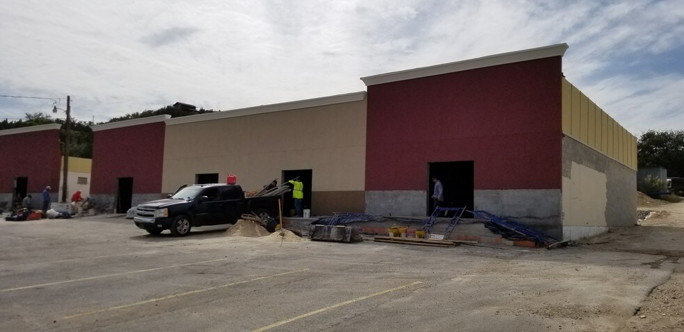 Primary Photo Of 8565 FM-2673, Canyon Lake Storefront Retail Office For Lease