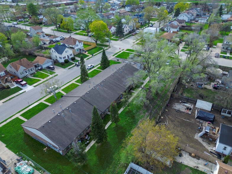 More Photos Of 1470 Paris Ave, Lincoln Park Multifamily For Sale