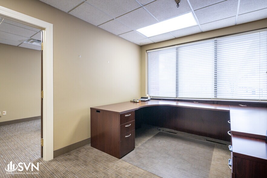 More Photos Of 201 W Main St, Frankfort Office For Lease