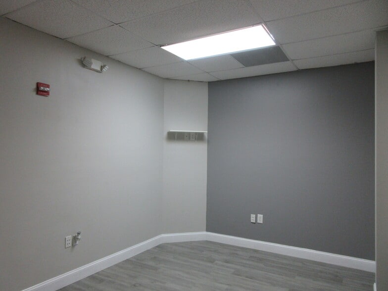 More Photos Of 540 NW University, Port Saint Lucie Office Residential For Sale
