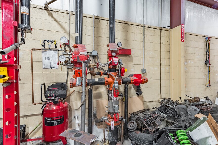 More Photos Of 111 N 12th St, West Columbia General Retail For Sale