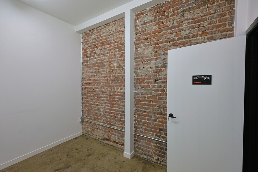 More Photos Of 2014-2022 E 7th St, Los Angeles Office For Lease