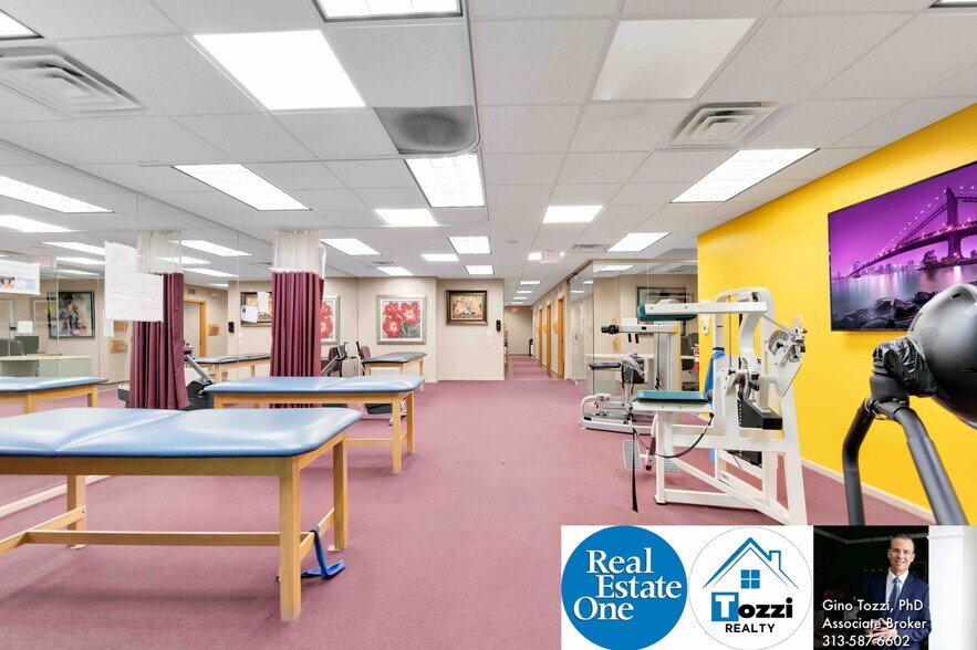 More Photos Of 27253 Van Dyke Ave, Warren Medical For Lease
