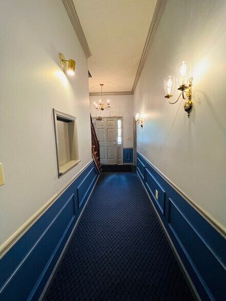 More Photos Of 575 Colonial Park Dr, Roswell Medical For Lease