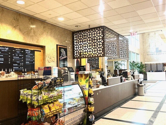 More Photos Of 841 Prudential Dr, Jacksonville Office For Lease