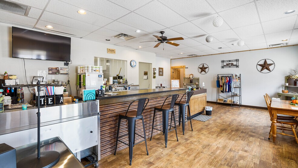 More Photos Of 500 N Front St, Townsend General Retail For Sale
