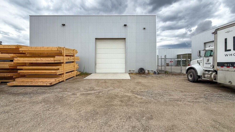 More Photos Of 9013-9021 Jim Bailey Rd, Kelowna Manufacturing For Sale