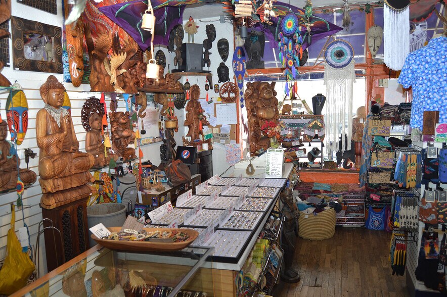 More Photos Of 311 Bear Creek Avenue, Morrison Storefront For Sale