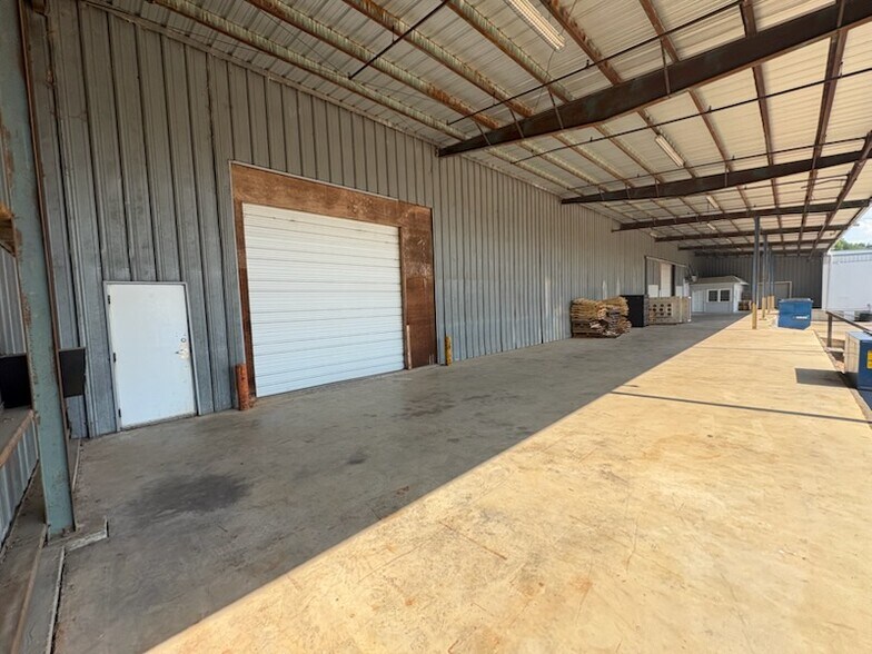 More Photos Of 1635-4 E Dixon Blvd, Shelby Flex For Lease