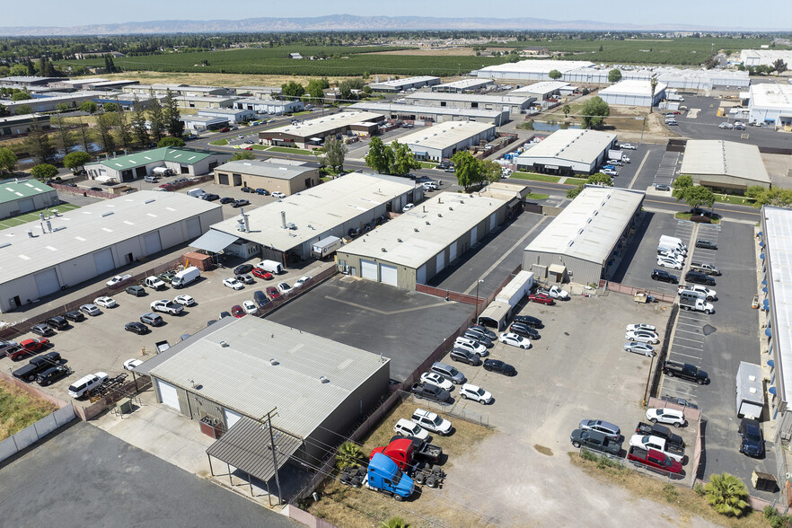 More Photos Of 4812 Stratos Way, Modesto Warehouse For Lease