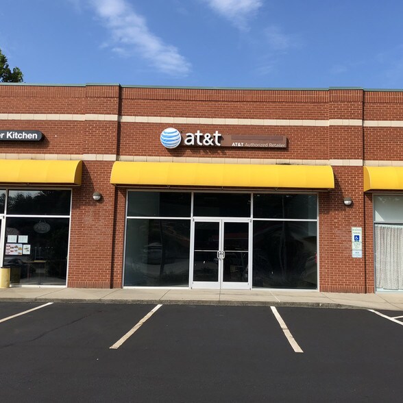 More Photos Of 3741 Battleground Ave, Greensboro Storefront Retail Office For Lease