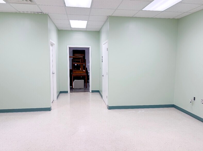 More Photos Of 2025 SW 75th St, Gainesville Medical For Lease