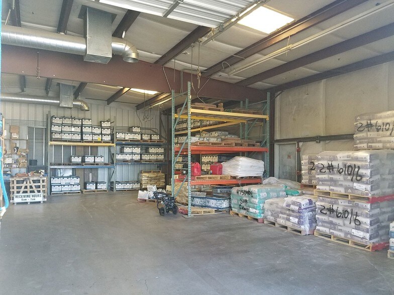 More Photos Of 2601 N Lake Valley Rd, Prescott Valley Warehouse For Lease