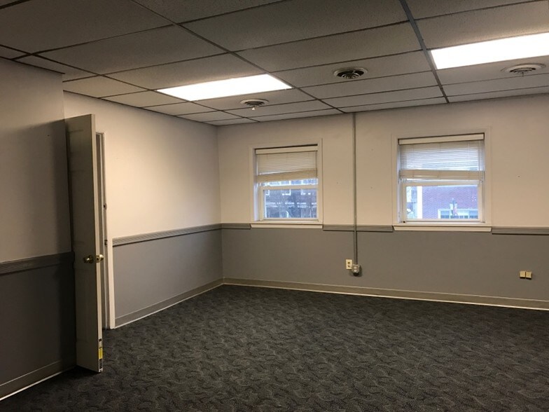 More Photos Of 68-72 Main St, Woodbridge Storefront Retail Residential For Sale