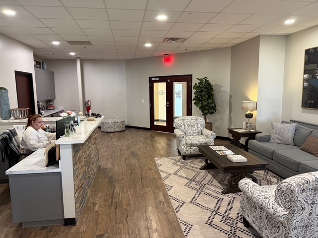 More Photos Of 200 E 8th St, Georgetown Storefront Retail Office For Lease