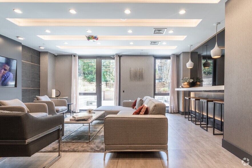 More Photos Of 635 4th Ave, Brooklyn Apartments For Lease