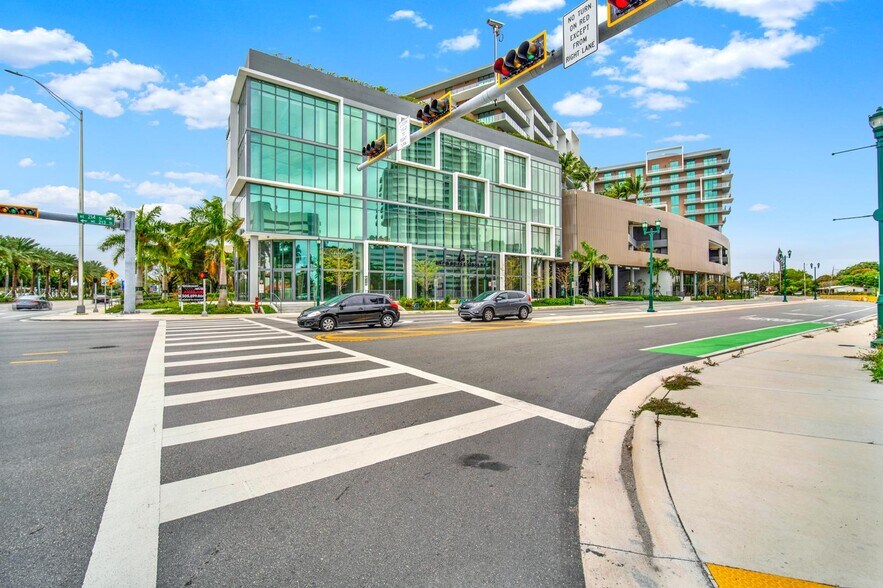 More Photos Of 21290 Biscayne Blvd, Aventura Office Residential For Lease