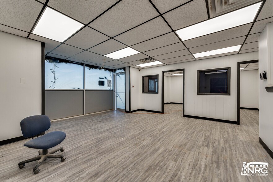 More Photos Of 3334 S Service Rd, Stanton Warehouse For Sale