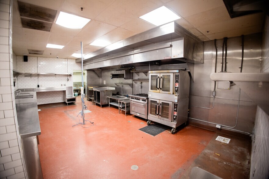More Photos Of 1320 Main St, Saint Helena Storefront For Lease
