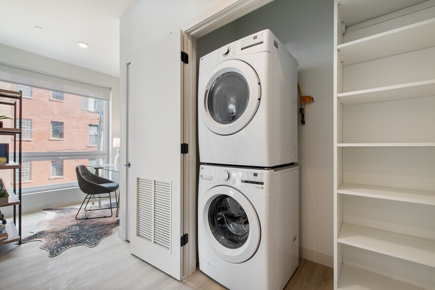 More Photos Of 4501 N Sheridan Rd, Chicago Apartments For Lease