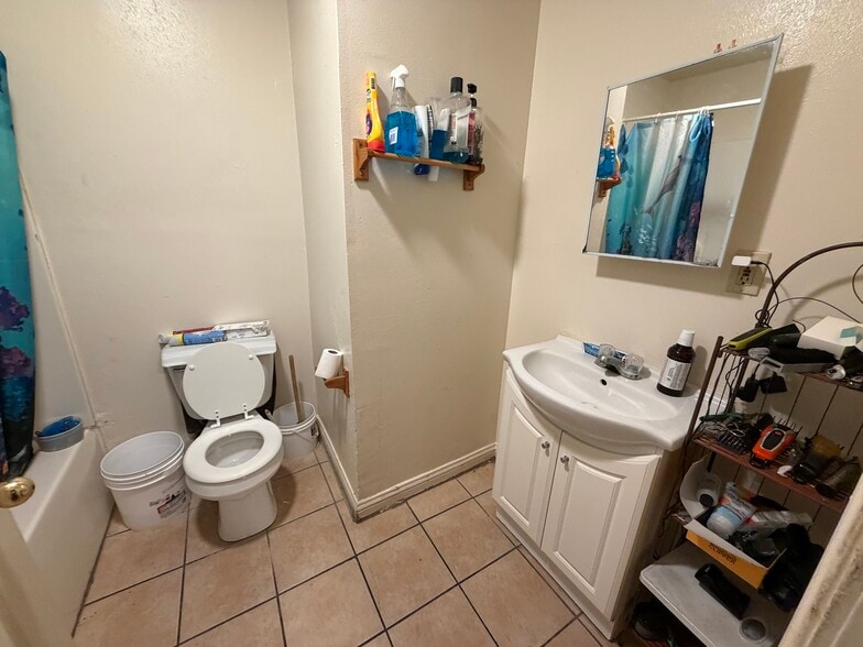 More Photos Of 1328 W Greenfield Ave, Milwaukee Apartments For Sale