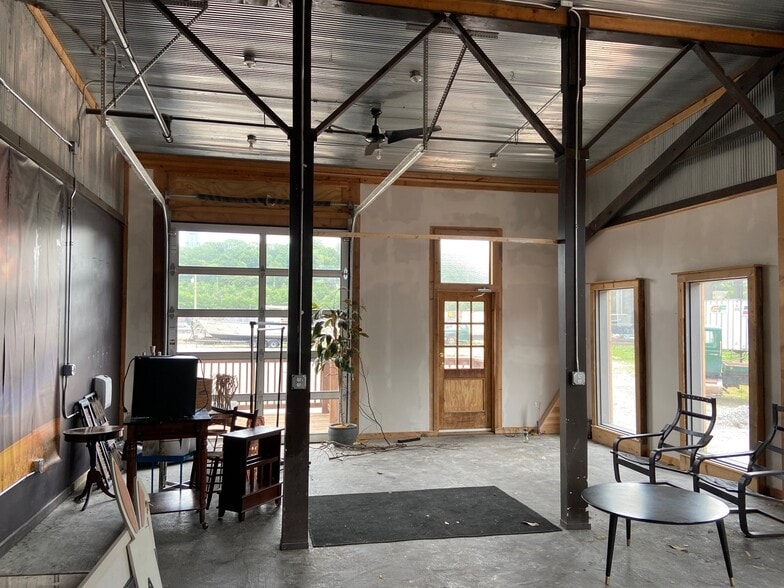 More Photos Of 1317 W 13th Ter, Kansas City Office For Lease