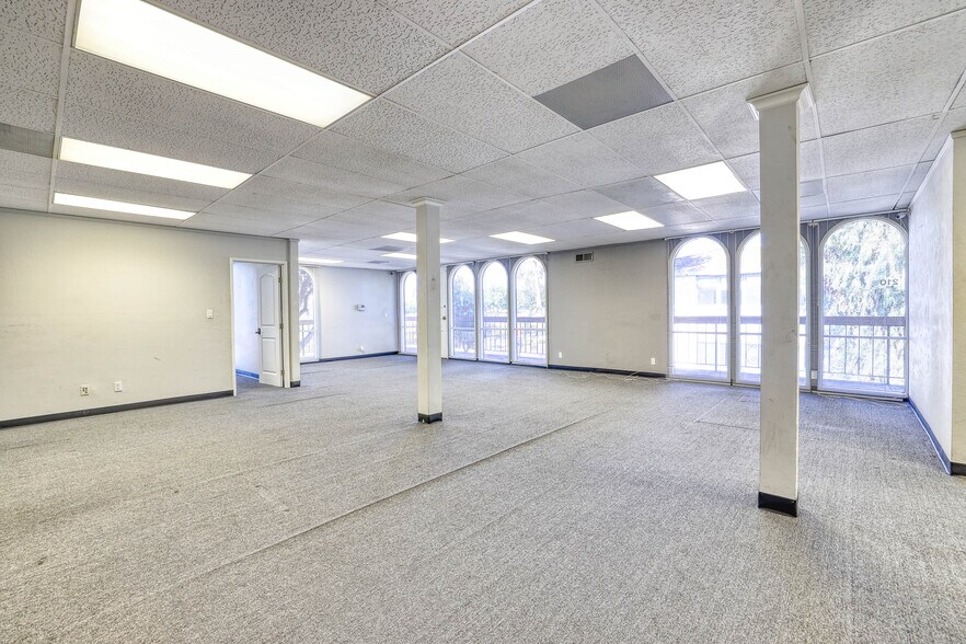 More Photos Of 17772 Irvine Blvd, Tustin Office For Lease
