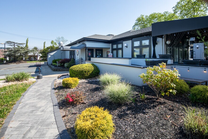 More Photos Of 645 Us Highway 202/206, Bridgewater General Retail For Sale