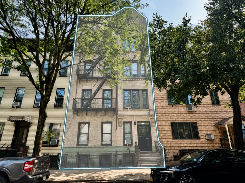 Primary Photo Of 168 India St, Brooklyn Apartments For Sale