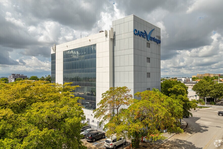 More Photos Of 4445 W 16th Ave, Hialeah Office Residential For Lease