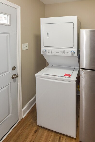 More Photos Of 15 Sollers Point Rd, Dundalk Multifamily For Sale